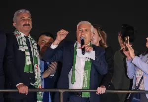 - "Şimdi artık görev zamanı. Önce çocukları güldüreceğiz, oradan başlayacağız