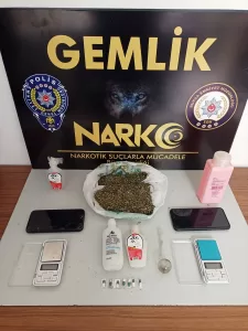 BURSA (AA) – Bursa'nın Gemlik ilçesinde düzenlenen uyuşturucu operasyonlarında yakalanan
