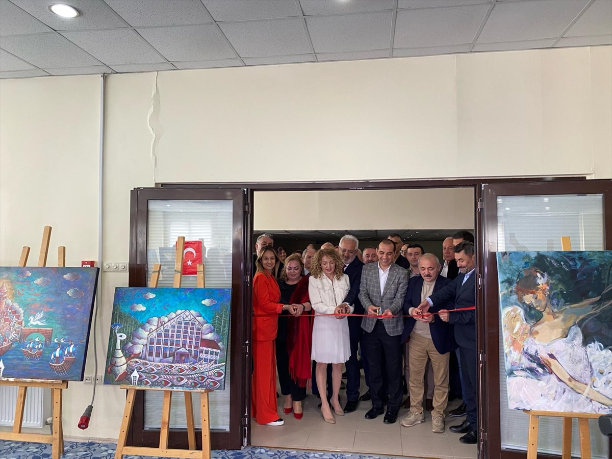 Çankırı'da düzenlenen uluslararası resim çalıştayının sergisi açıldı