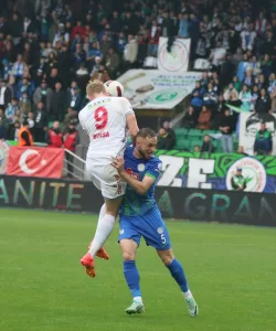 - Çaykur Rizespor: 1 - Bitexen Antalyaspor: 0 (İlk yarı)