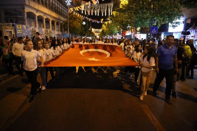 CHP Genel Başkanı Özel, Dervişoğlu’na zeytin dalı uzattı