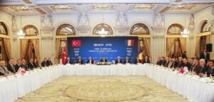 BÜKREŞ (AA) – Cumhurbaşkanı Yardımcısı Cevdet Yılmaz, “Ülkemiz insanlarının üçüncü