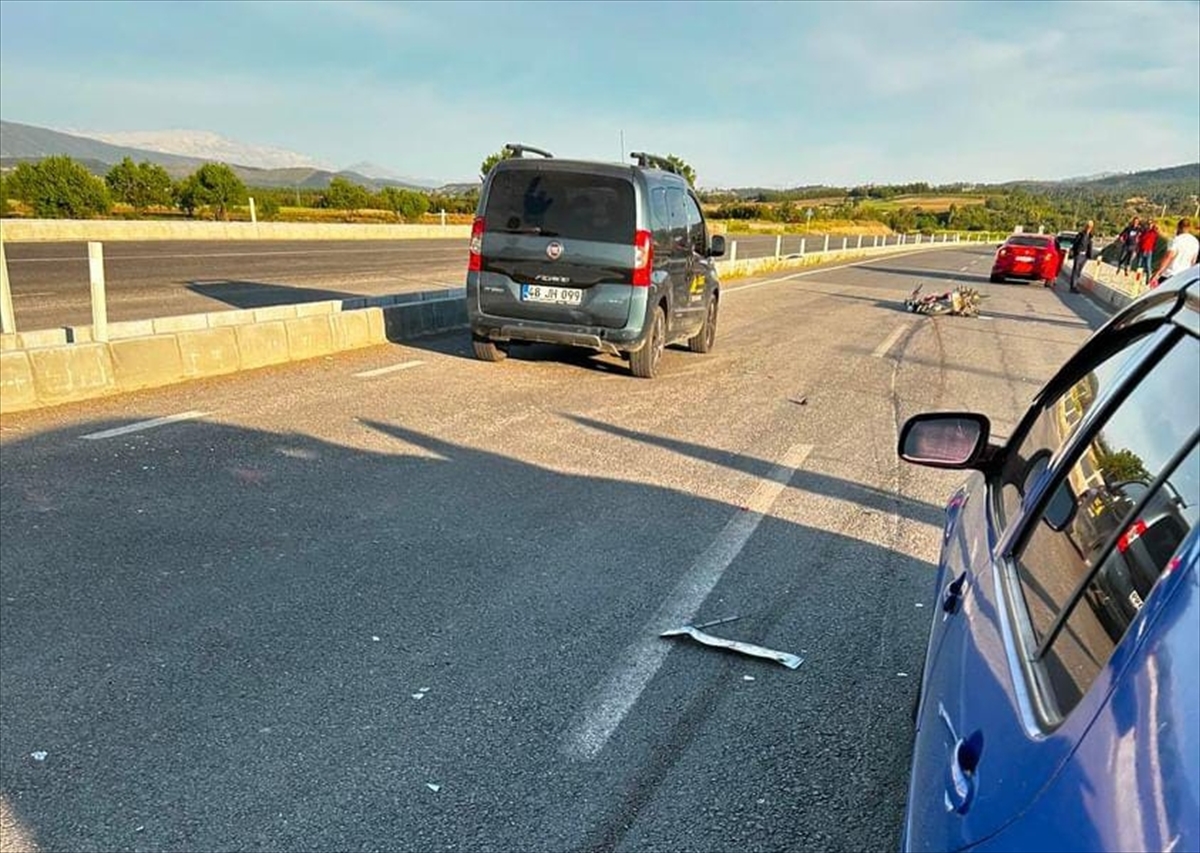 Denizli'de otomobil ile çarpışan motosikletin sürücüsü öldü