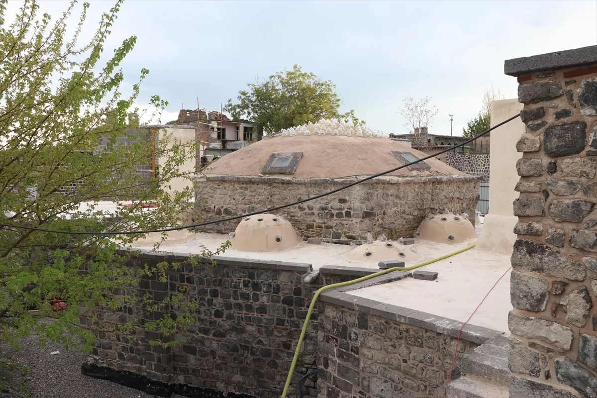 Diyarbakır'da depremde hasar gören Saint George Kilisesi ve Çardaklı Hamamı restore ediliyor