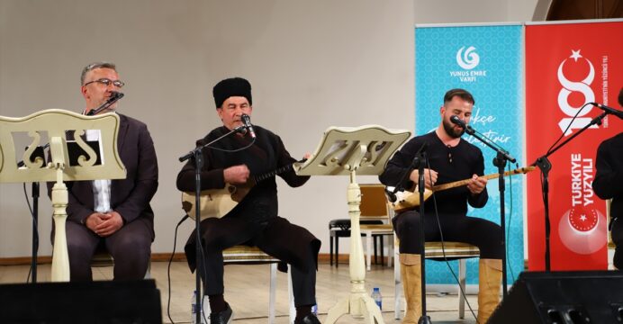 Dombra sanatçısı Arslanbek Sultanbekov ile virtüöz Zeyd Şoto, Bakü’de konser verdi