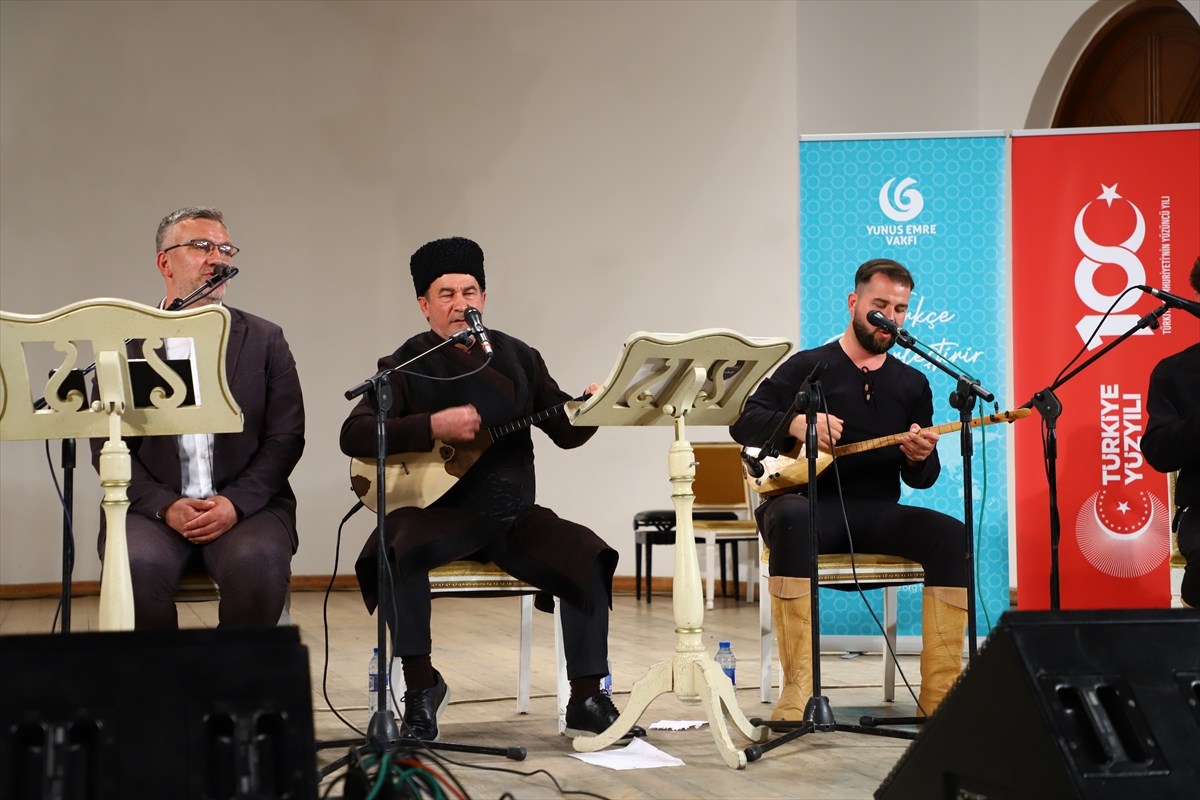 Dombra sanatçısı Arslanbek Sultanbekov ile virtüöz Zeyd Şoto, Bakü’de konser verdi