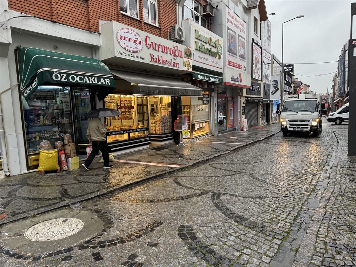 Edirne ve Kırklareli'nde sağanak etkili oluyor