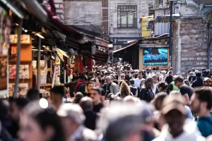 İSTANBUL (AA) – Eminönü ve Mahmutpaşa bölgesinde Ramazan Bayramı öncesi