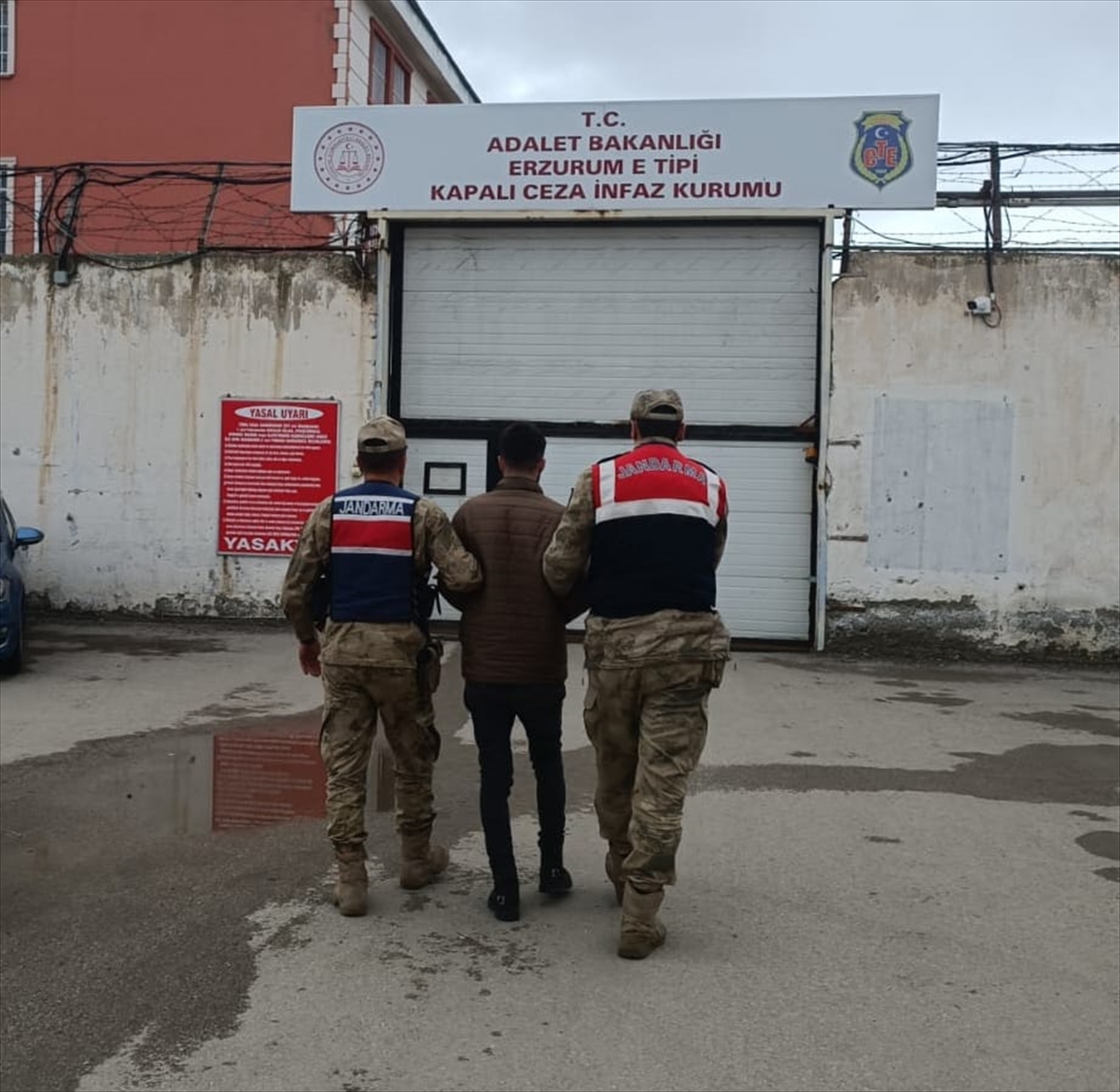 Erzurum'da “JASAT Mercek-6” operasyonunda yakalanan 2 zanlı tutuklandı