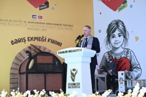 İSTANBUL (AA) – Esenler'de düzenlenen 14. Uluslararası Barış Ekmeği Festivali'nde,