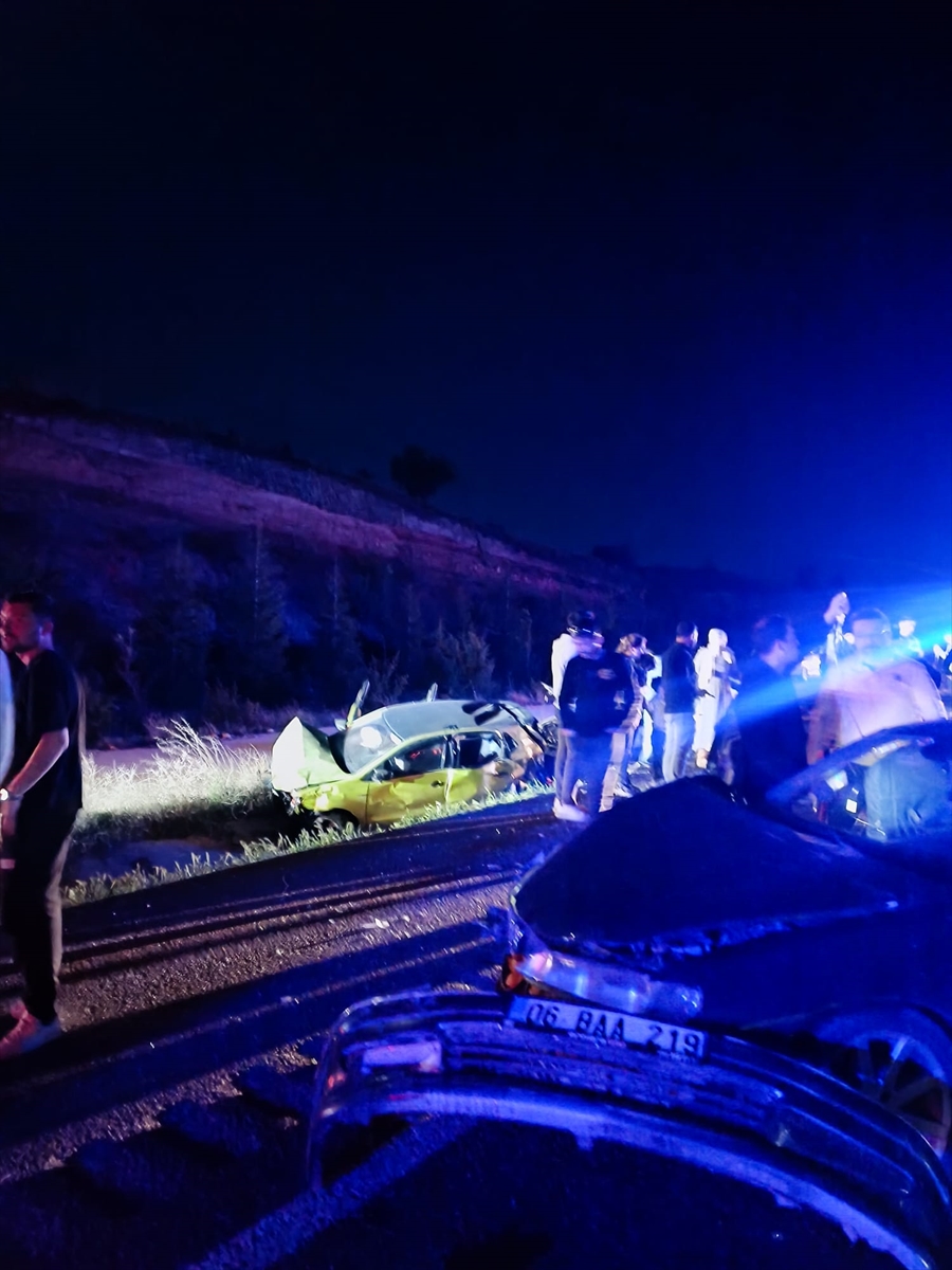 Eskişehir'deki zincirleme trafik kazasında 10 kişi yaralandı