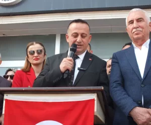 TOKAT (AA) – Gazi Mustafa Kemal Atatürk'ün fotoğrafında derdini dinlediği