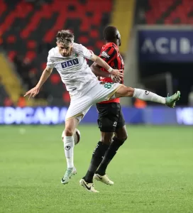 - Gaziantep FK: 0 - Corendon Alanyaspor: 3