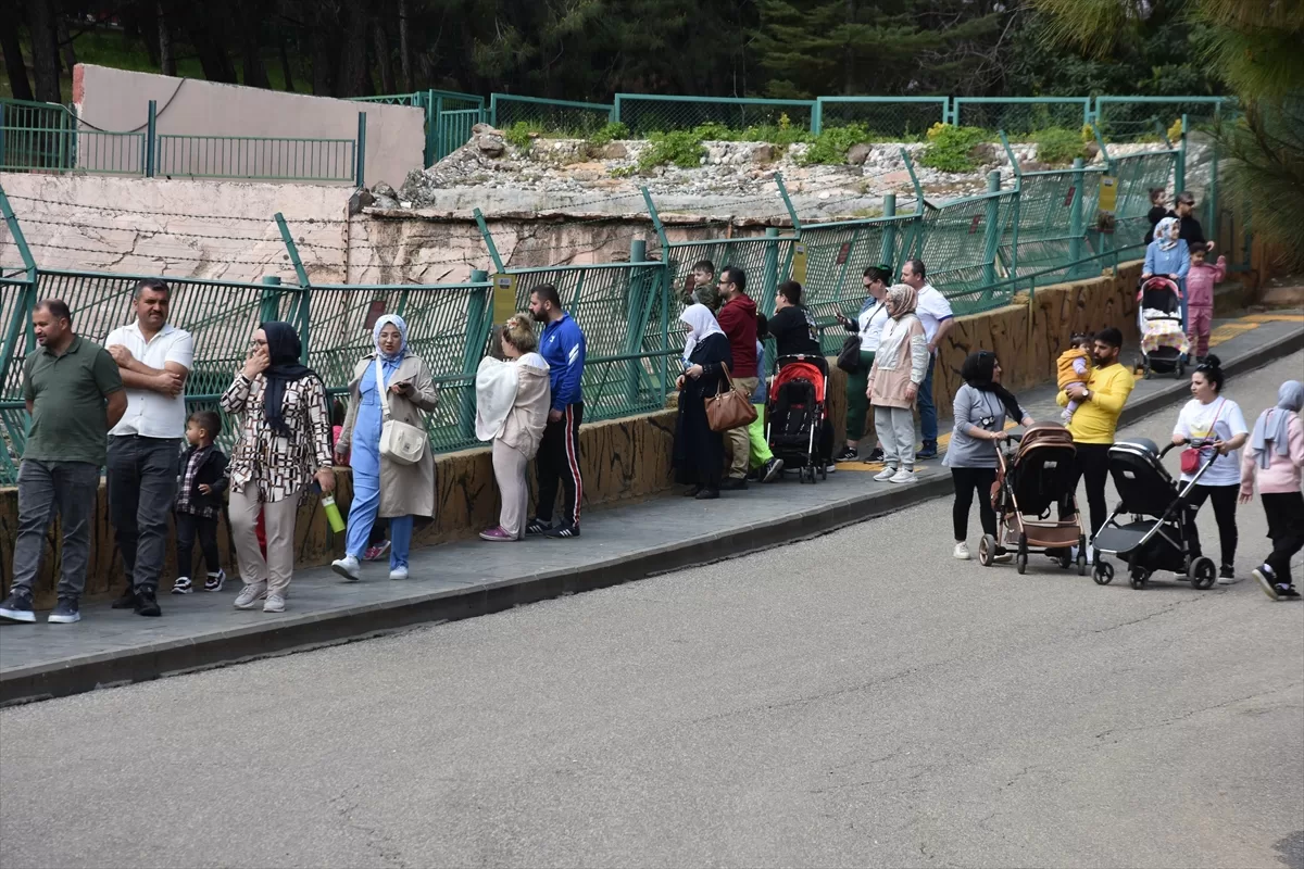 Gaziantep'teki hayvanat bahçesi bayram tatilinde 100 bin kişiyi ağırladı