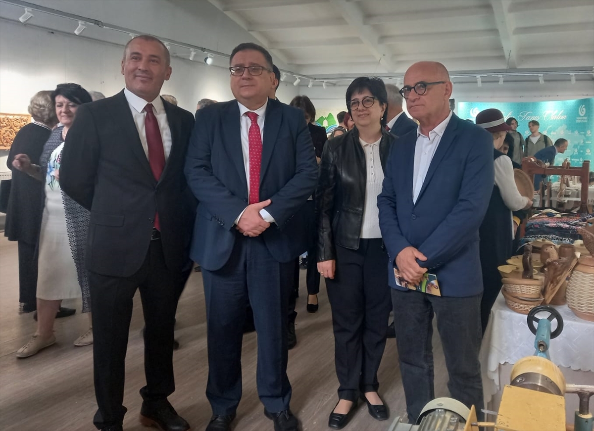Gürcistan'da Türk ve Gürcü sanatçılardan “El Emeği, Göz Nuru” isimli el işi sergisi