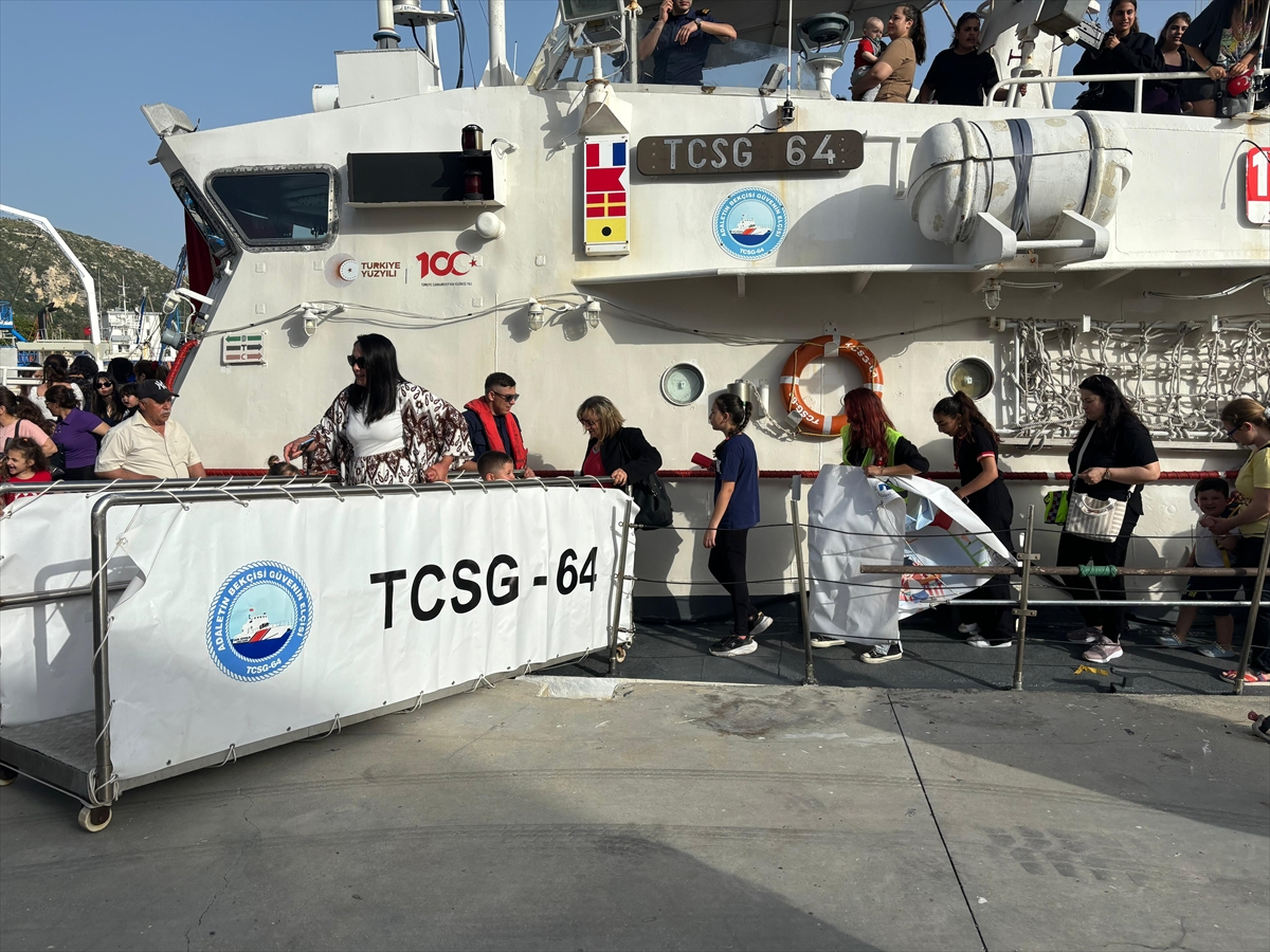 Hatay'da çocuklara yönelik gemiyle deniz turu düzenlendi