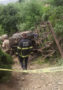 HATAY (AA) – Hatay'ın Kırıkhan ilçesinde, devrilen traktörün altında kalan