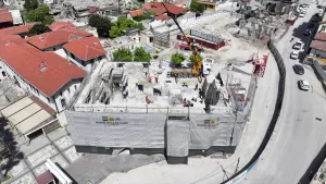 - Depremler nedeniyle zarar gören 81 vakıf eserinden 59'unda restorasyon