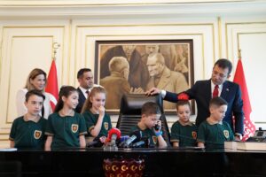 İSTANBUL (AA) – İstanbul Büyükşehir Belediye (İBB) Başkanı Ekrem İmamoğlu,