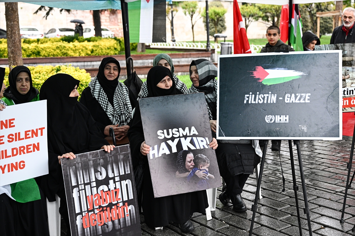 İHH'nin Sultanahmet Meydanı'nda Filistin için başlattığı oturma eylemi 5. gününde