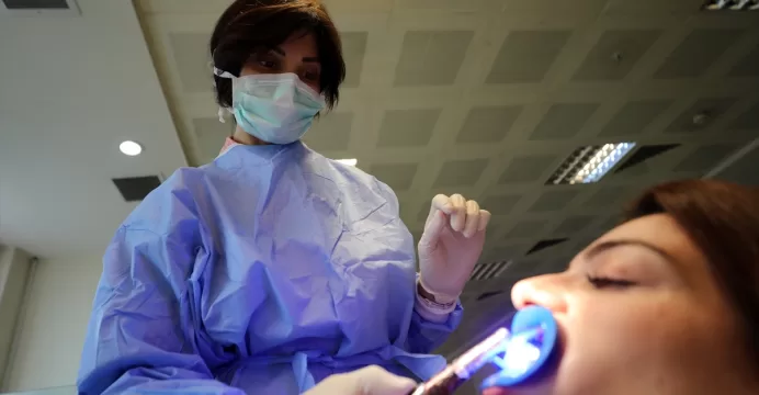 İnternetten alınan diş beyazlatma kitleri için “zarar verebilir” uyarısı