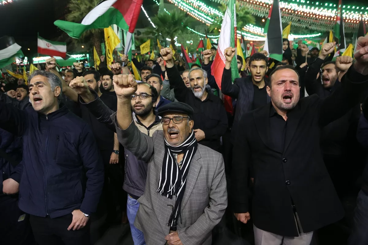 İran’da, Şam'daki konsolosluk binasına yapılan saldırı protesto edildi