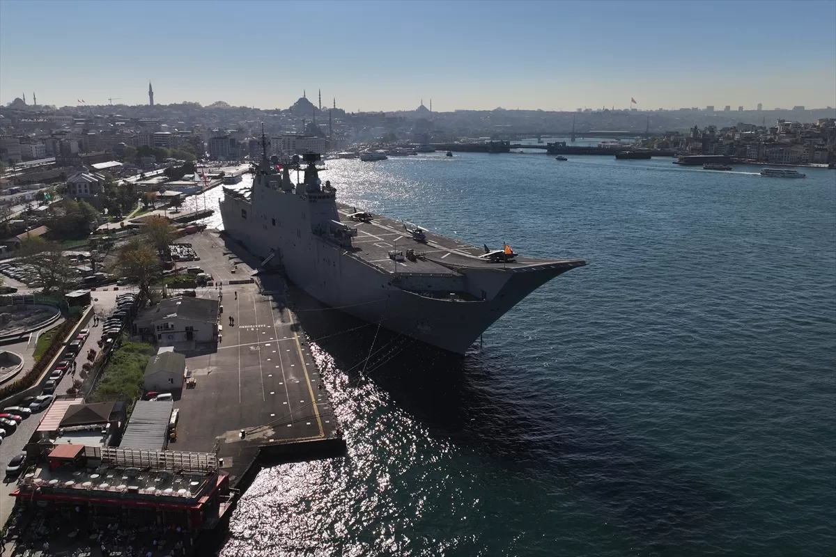 İspanya'nın amfibi hücum gemisi İstanbul'da