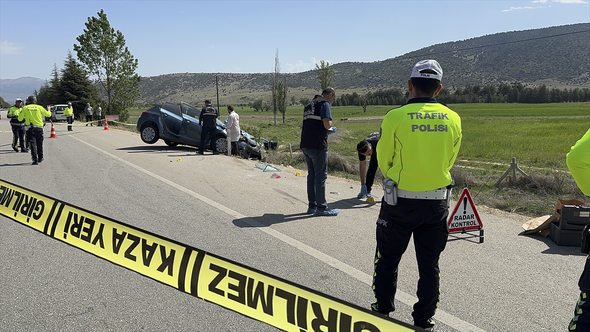 Isparta'da otomobilin çarptığı trafik polisi şehit oldu