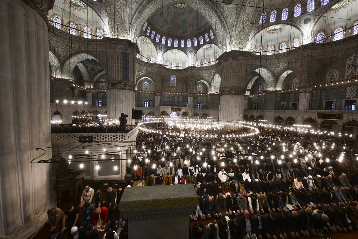 İstanbul'da bayram namazı kılındı