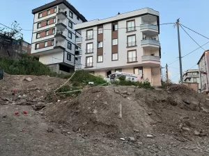 İSTANBUL (AA) – Sancaktepe'de ölü doğan bebeklerini boş arsaya gömdükleri