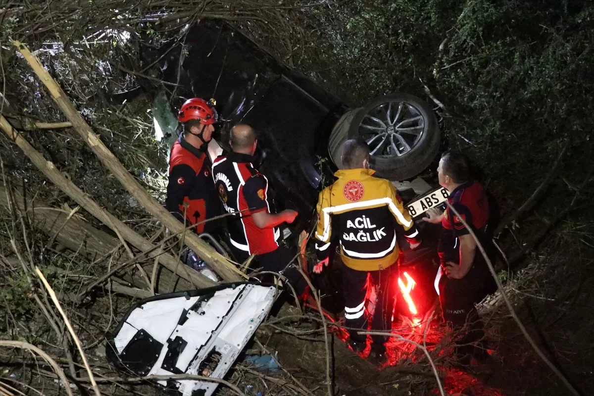 Karabük'te şarampole devrilen aracın sürücüsü öldü