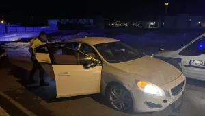 KAYSERİ (AA) – Kayseri'nin Melikgazi ilçesinde denetim yapan polislerin "dur"