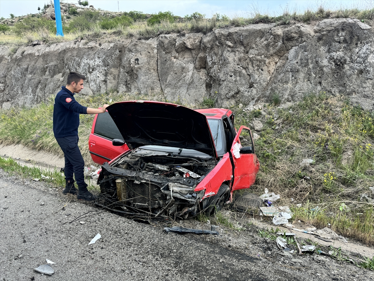 Kayseri'de şarampole devrilen otomobilin sürücüsü öldü