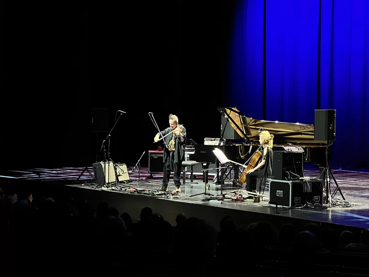 Keman sanatçısı Nigel Kennedy AKM'de konser verdi