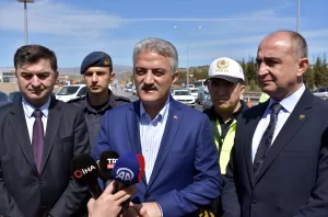 - Emniyet Genel Müdürü Erol Ayyıldız, uygulama noktasındaki ekipleri ziyaret