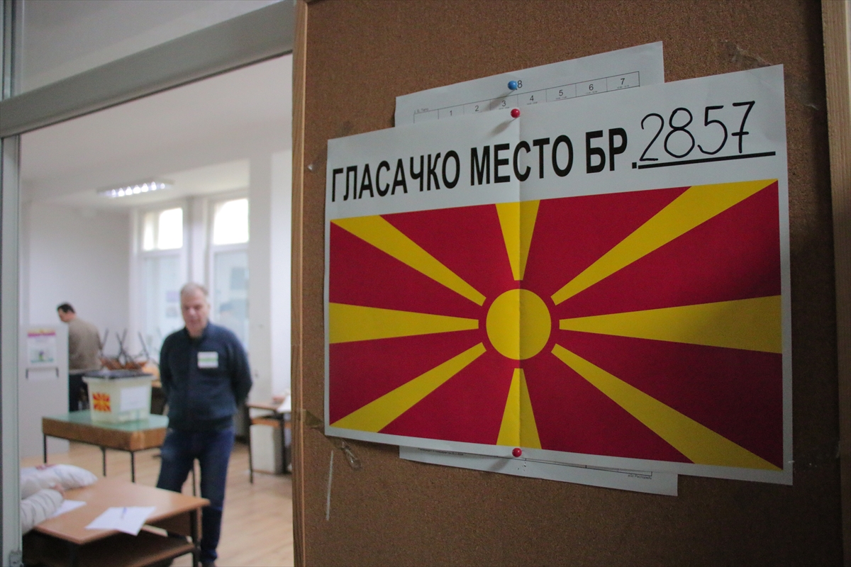 Kuzey Makedonya’da, cumhurbaşkanı seçimi için oy kullanma işlemi başladı