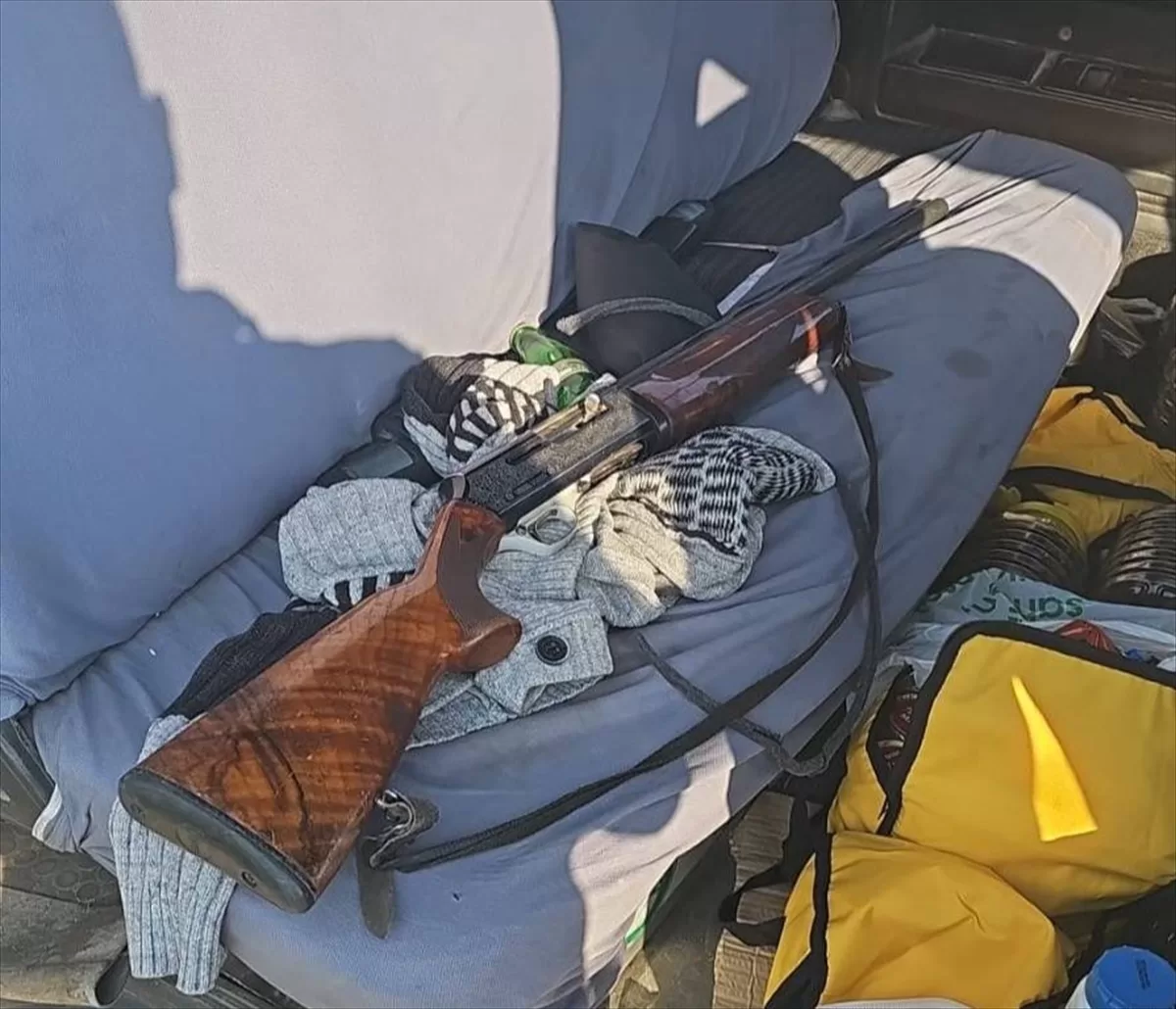 Manisa'da otomobilinde tüfek ele geçirilen kişi gözaltına alındı