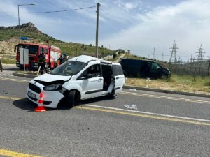 MARDİN (AA) – Mardin'de panelvan ile hafif ticari aracın çarpıştığı