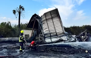 MERSİN (AA) – Mersin'in Erdemli ilçesinde narenciye paketleme tesisinde çıkan