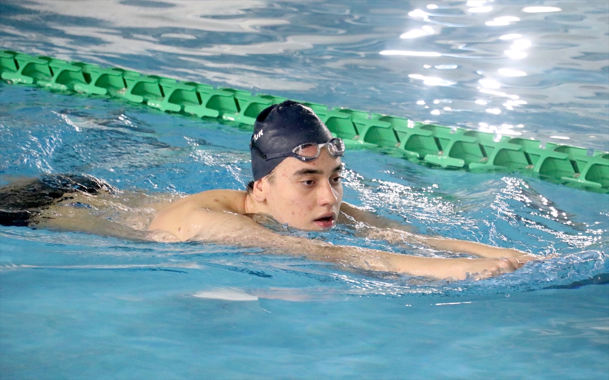 Milli yüzücü Kuzey Tunçelli, Paris Olimpiyatları'nda madalya hedefliyor: