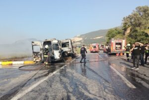 MUĞLA (AA) – Muğla’nın Milas ilçesinde iki minibüsün çarpışması sonucu