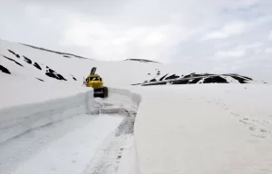 - İl Özel İdaresi ekipleri kar kalınlığının yer yer 6