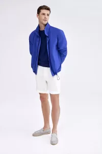 - Koleksiyon, dinamik parçalarıyla günlük kullanımda rahatlığı ön planda tutan