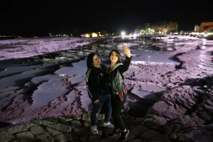 DENİZLİ (AA) – Travertenleri ve Hierapolis antik kentiyle eşsiz zenginliğe