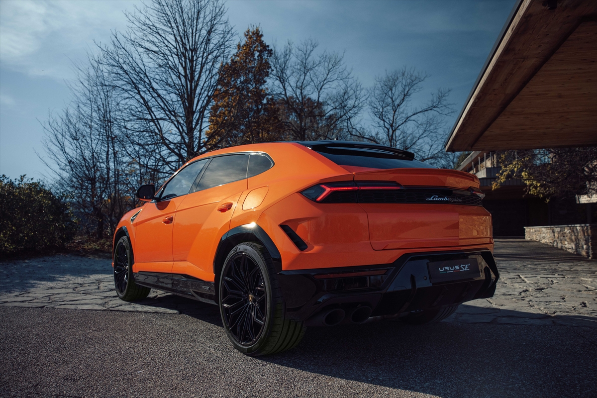 Pirelli ve Lamborghini, Yeni Urus SE'ye özel lastikler geliştirdi