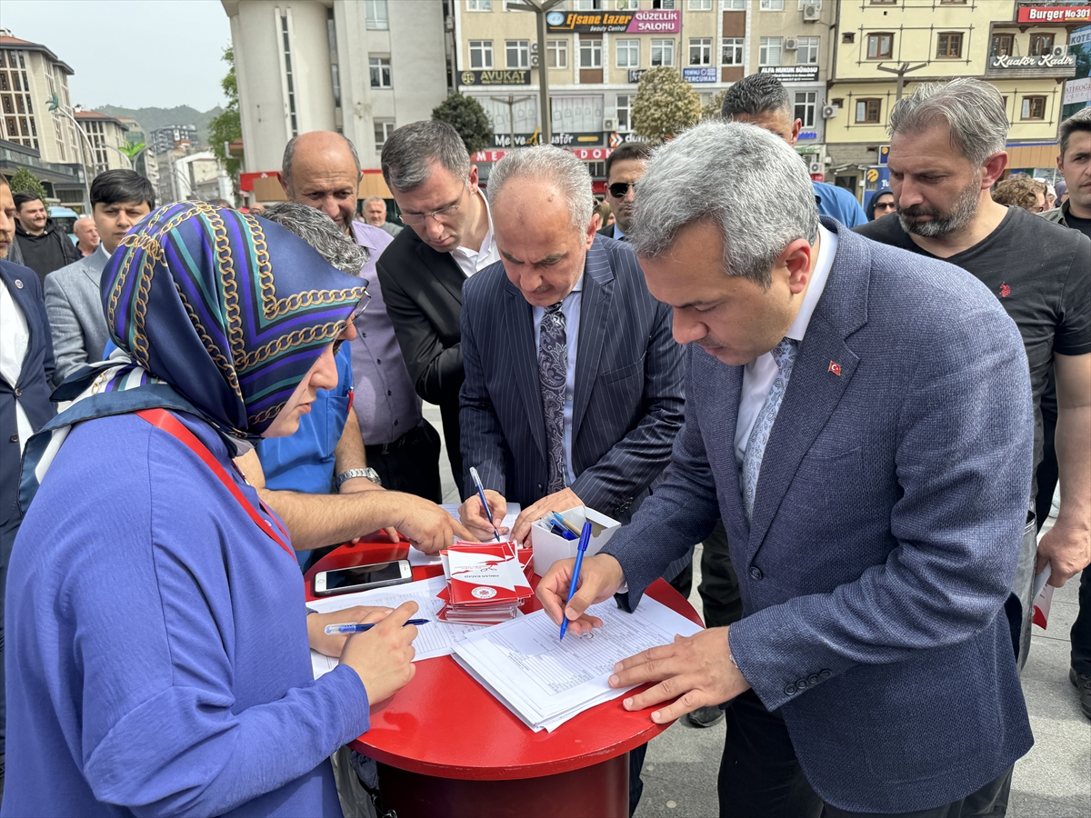 Rize'de kalp nakli bekleyen Esila için organ bağışı kampanyası düzenlendi