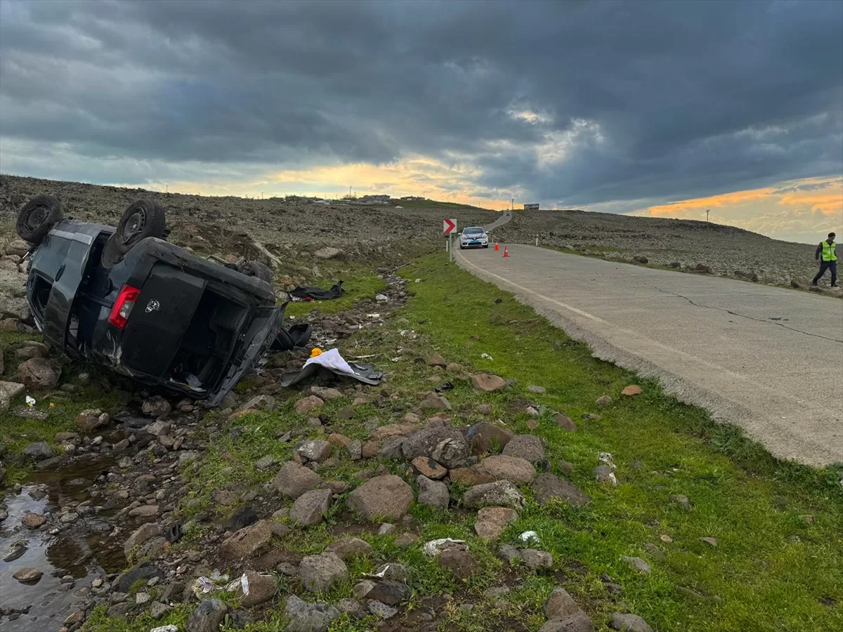 Şanlıurfa'da şarampole devrilen otomobilde 1 kişi öldü