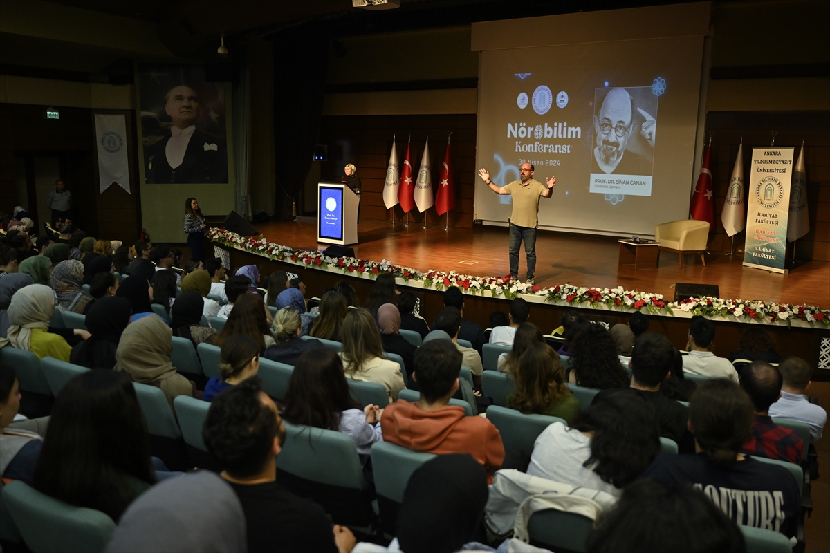 Sinir bilim uzmanı Prof. Dr. Canan “Nörobilim” konferansında öğrencilerle buluştu