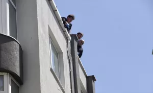 - Olay anı bir iş yerinin güvenlik kamerasınca kaydedildi