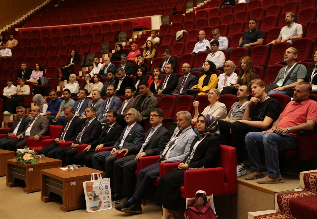 Şırnak'ta “8. Uluslararası Batı Asya Turizm Araştırmaları Kongresi” düzenlendi